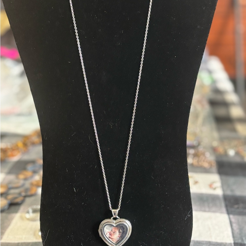 Preloved “I hold you in my heart” Silver tone Heart photo Pendant Necklace